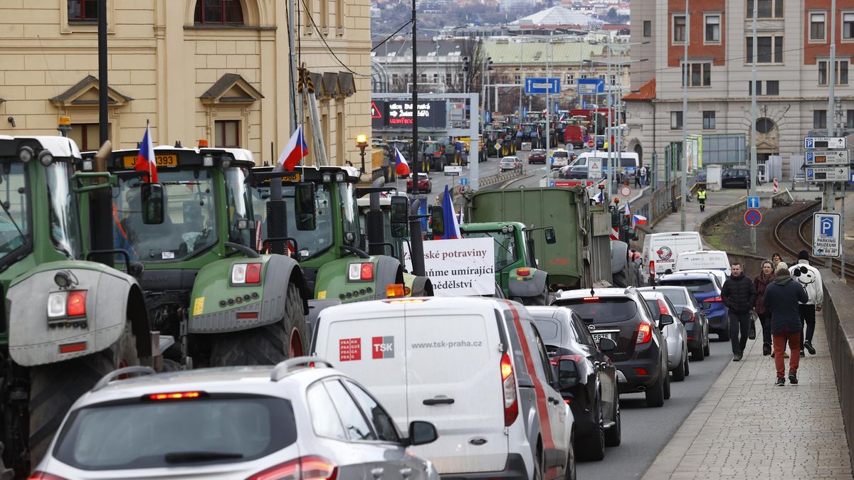 Zemědělci opět přijedou s traktory do Prahy
